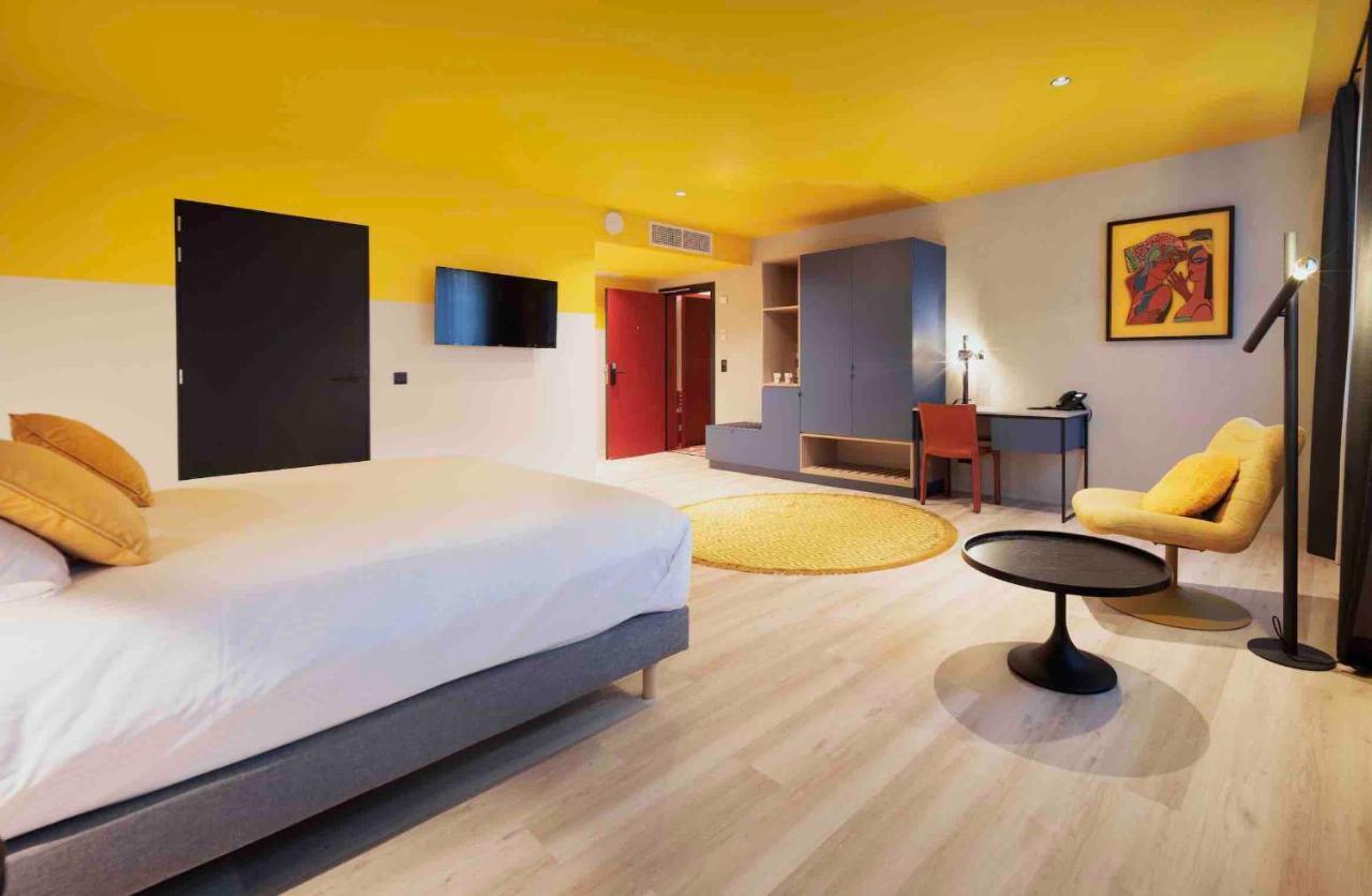 M-street Art - Self Check-in Hotel Loviano