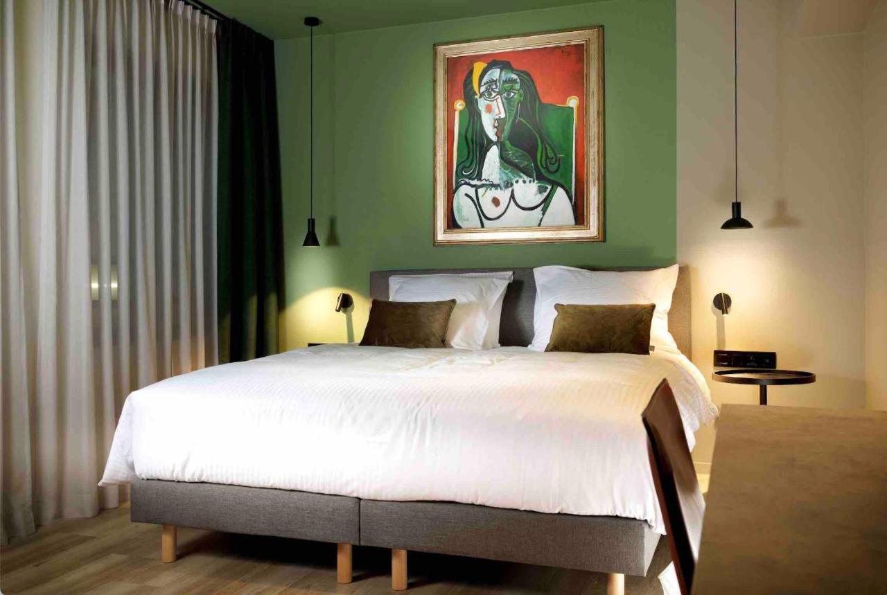 M-street Art - Self Check-in Hotel